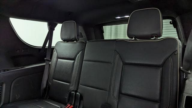 Used 2023 Chevrolet Suburban Premier image 18
