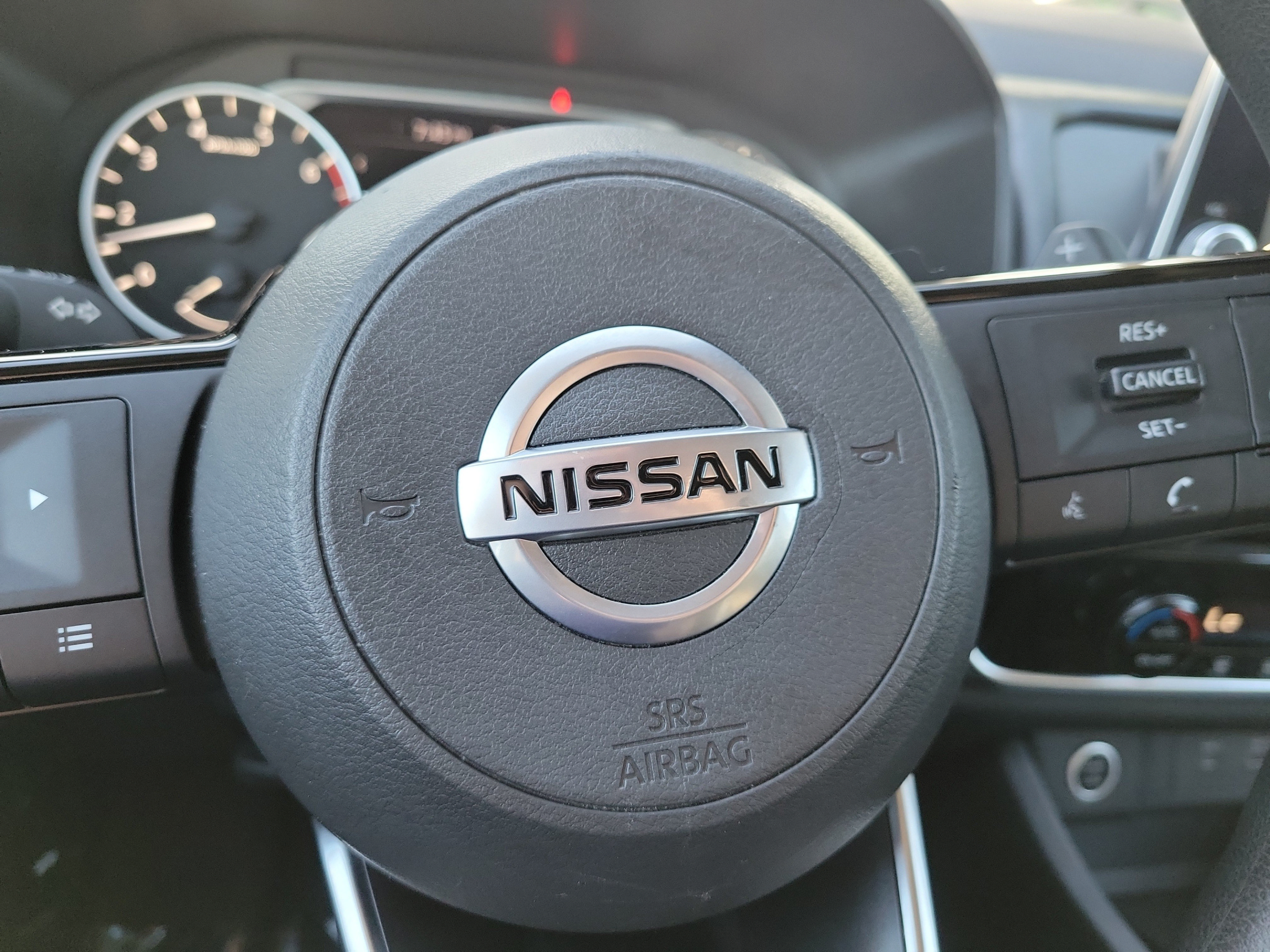 Used 2021 Nissan Rogue SV AWD/4WD image 28