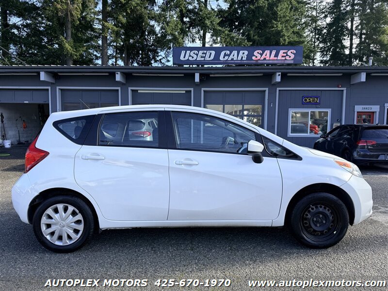 Used 2015 Nissan Versa Note SV FWD image 2