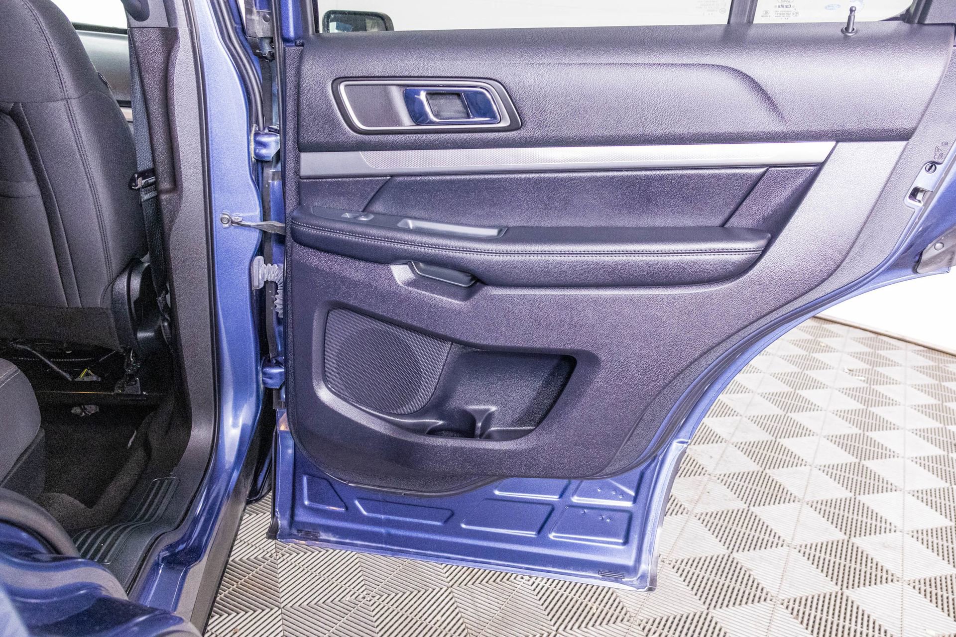 Used 2019 Ford Explorer XLT image 37