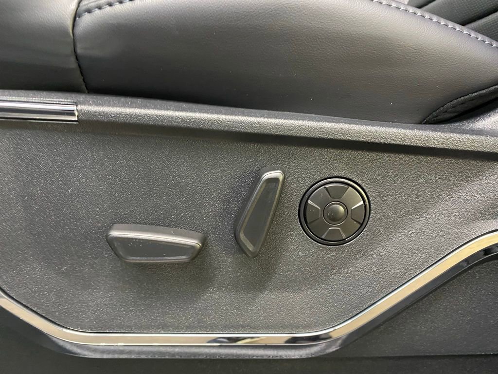 New 2026 Ford F250 Platinum image 17