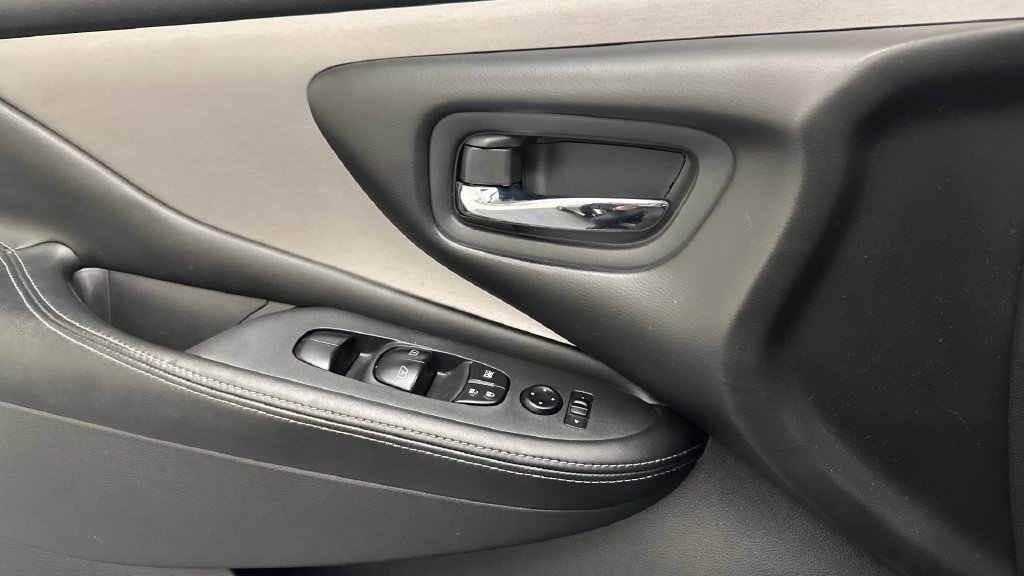 Used 2019 Nissan Murano SV w/ Cargo Package AWD/4WD image 17