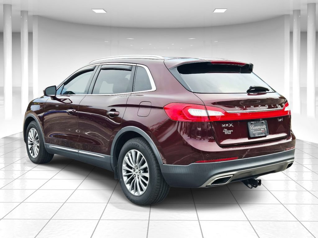 Used 2017 Lincoln MKX Select w/ Select Plus Package FWD image 5