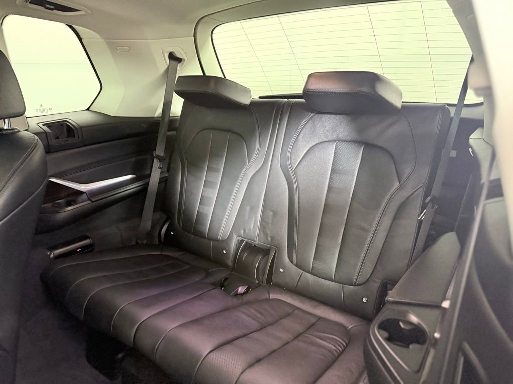 Used 2020 BMW X7 xDrive40i w/ Luxury Seating Package image 23