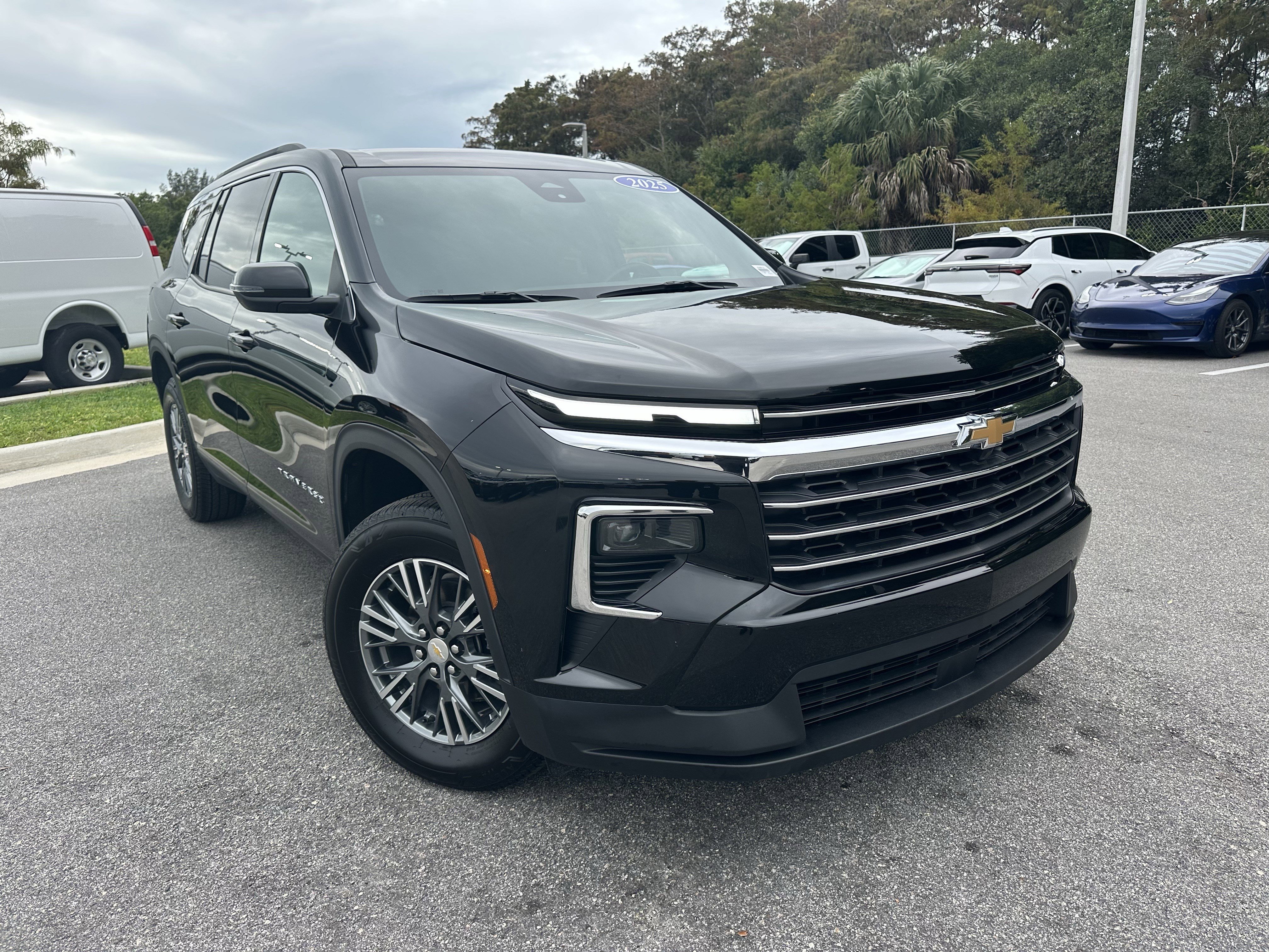 Certified 2025 Chevrolet Traverse LT video 2