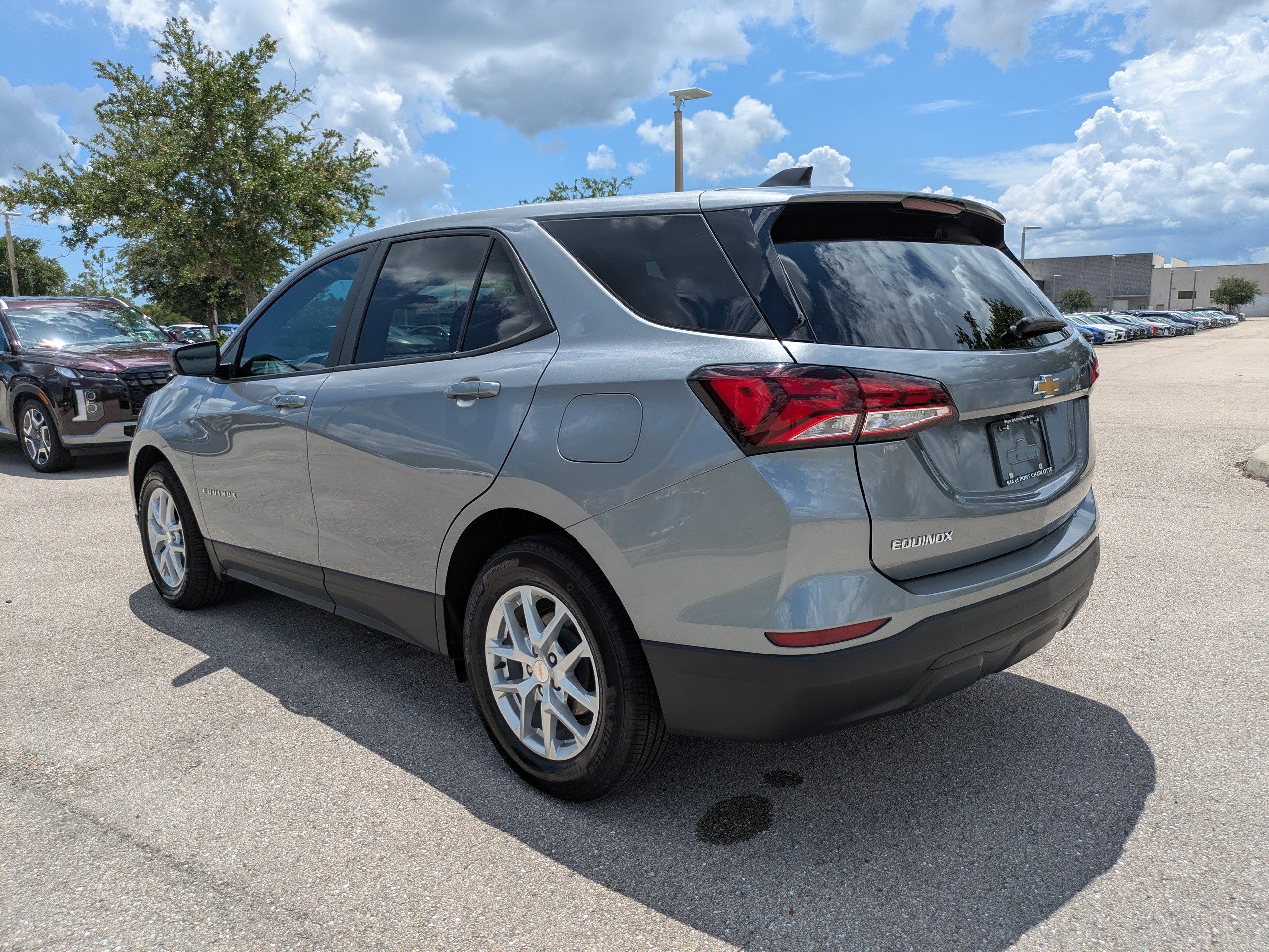 Used 2023 Chevrolet Equinox LS w/ LS Convenience Package FWD image 6