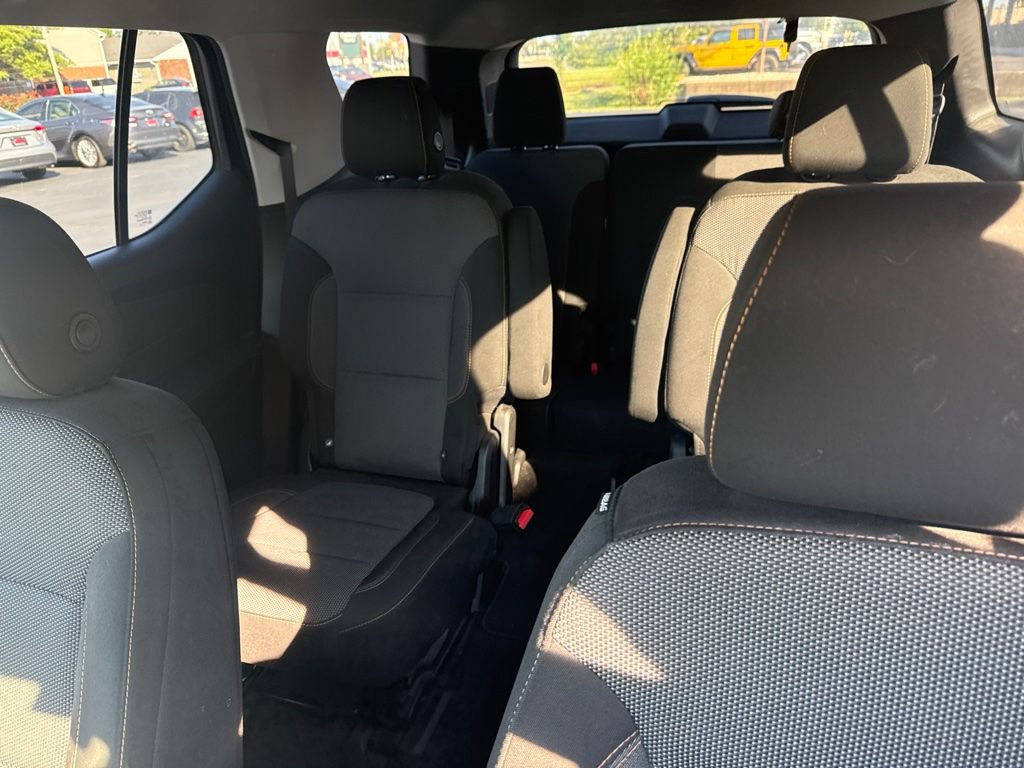 Used 2018 Chevrolet Traverse LT FWD image 16