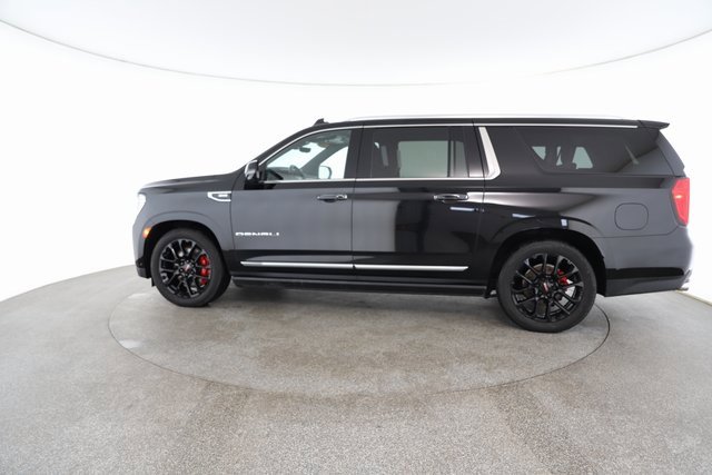 Used 2023 GMC Yukon XL Denali image 7