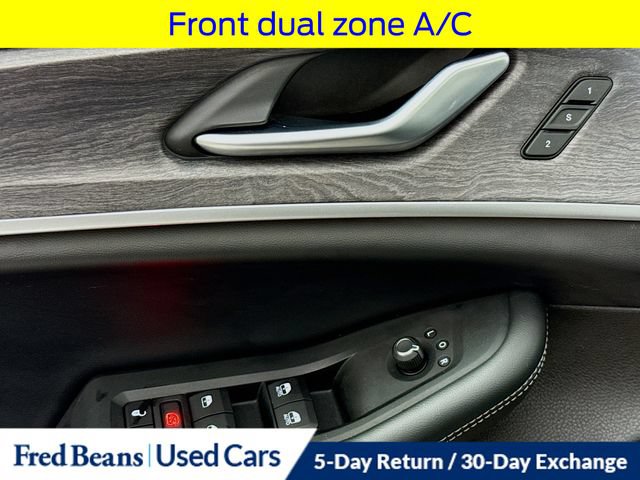Used 2022 Jeep Grand Cherokee L Limited AWD/4WD image 23