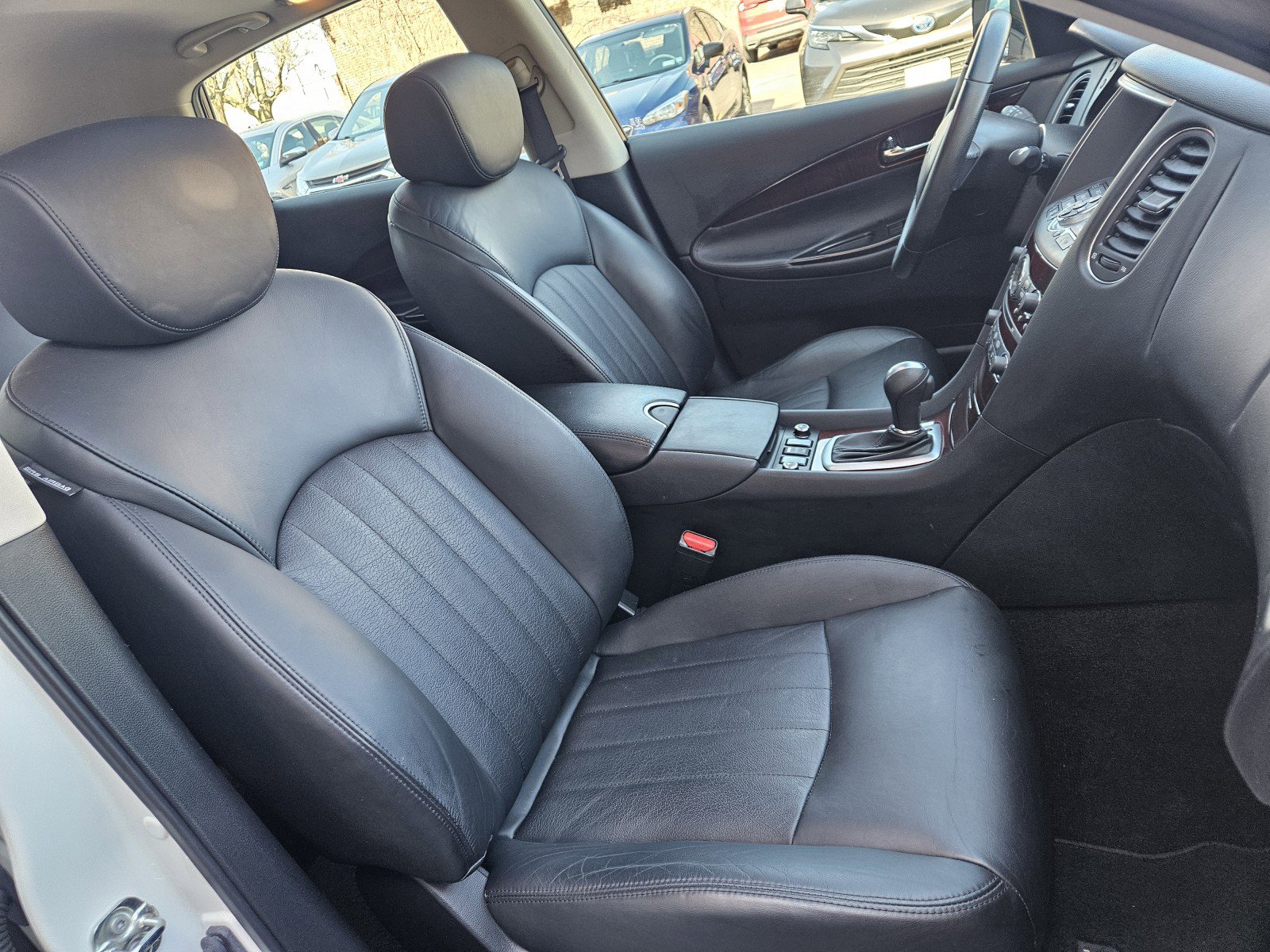 Used 2016 INFINITI QX50 AWD w/ Premium Plus Package image 16