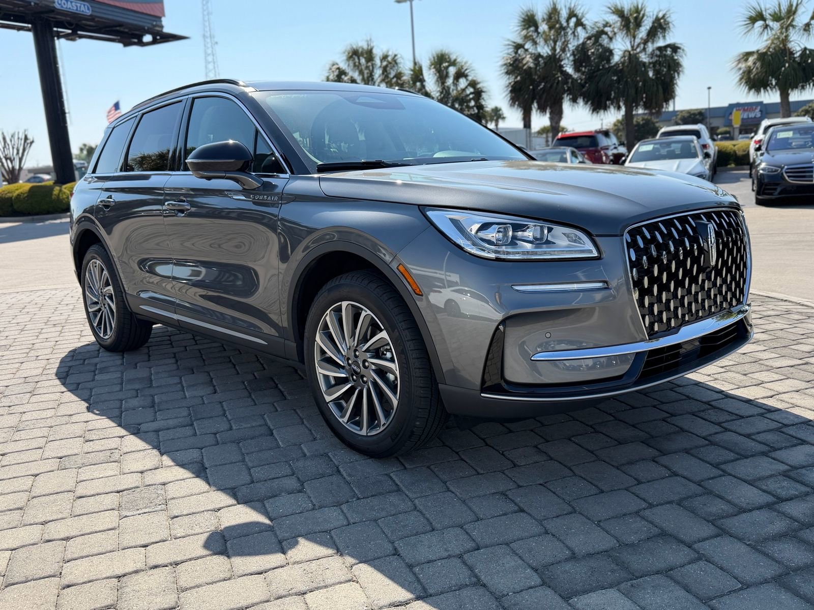 Used 2025 Lincoln Corsair Reserve AWD/4WD image 7