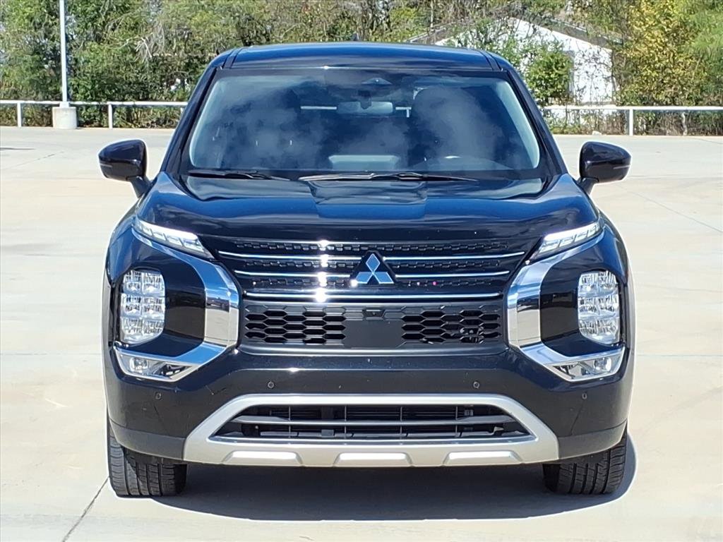 Used 2023 Mitsubishi Outlander SE image 4