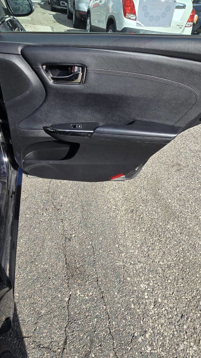 Used 2016 Toyota Avalon Limited w/ Toyota Safety Sense Package image 14