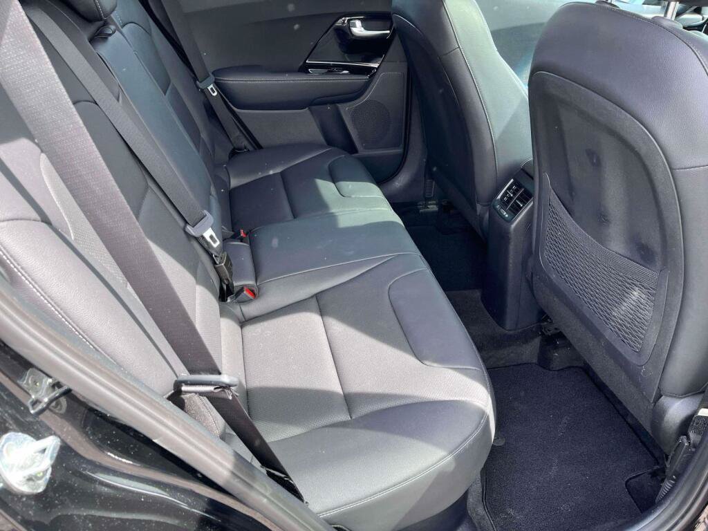 Used 2022 Kia Niro Touring Special Edition FWD image 19