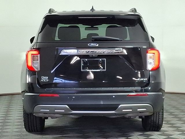 Used 2023 Ford Explorer XLT w/ Equipment Group 202A image 8