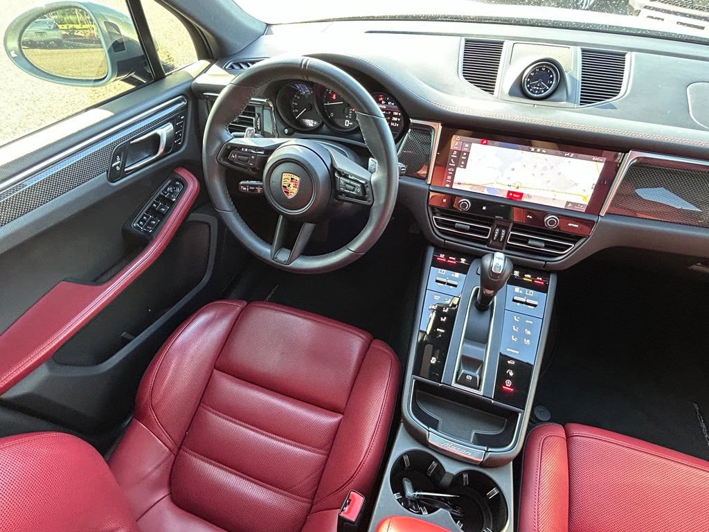 Used 2024 Porsche Macan AWD/4WD image 9