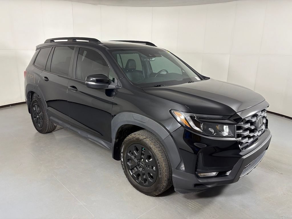 Used 2023 Honda Passport TrailSport image 2