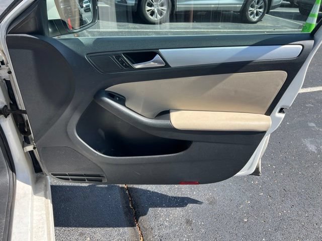 Used 2012 Volkswagen Jetta SEL FWD image 28