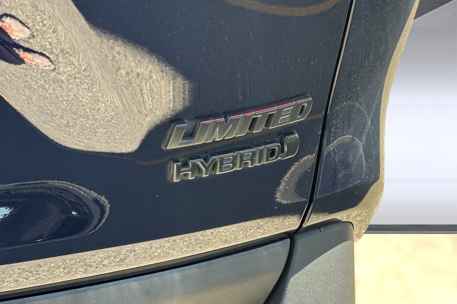 Used 2021 Toyota RAV4 Limited w/ Carpet Mat Package (TMS) AWD/4WD image 32