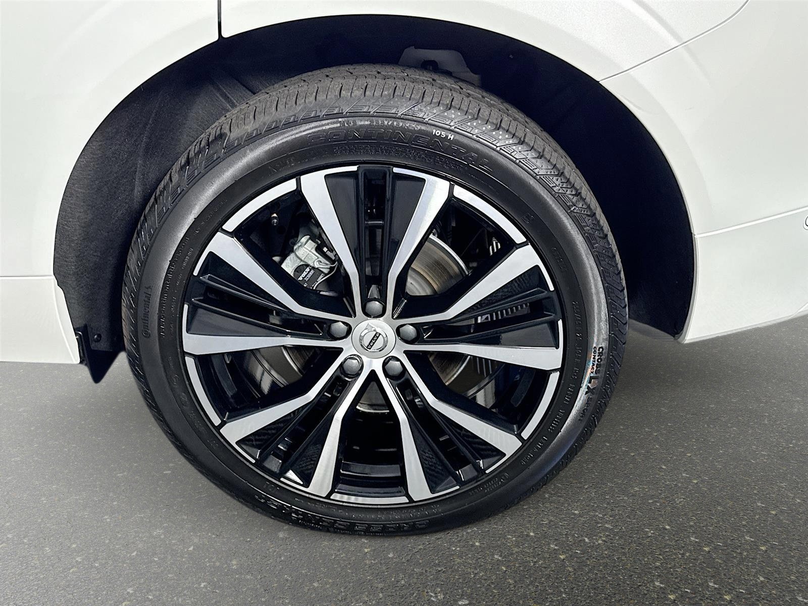 Used 2024 Volvo XC60 B5 Ultimate AWD/4WD image 33