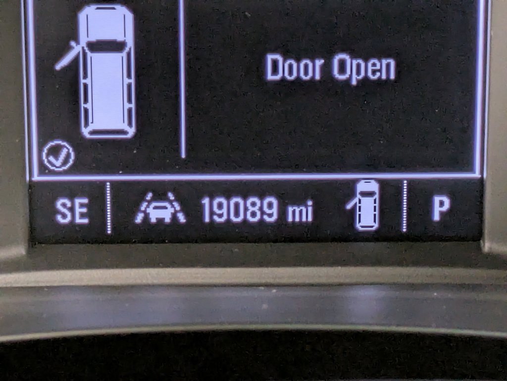 Used 2022 Chevrolet Traverse LS image 16