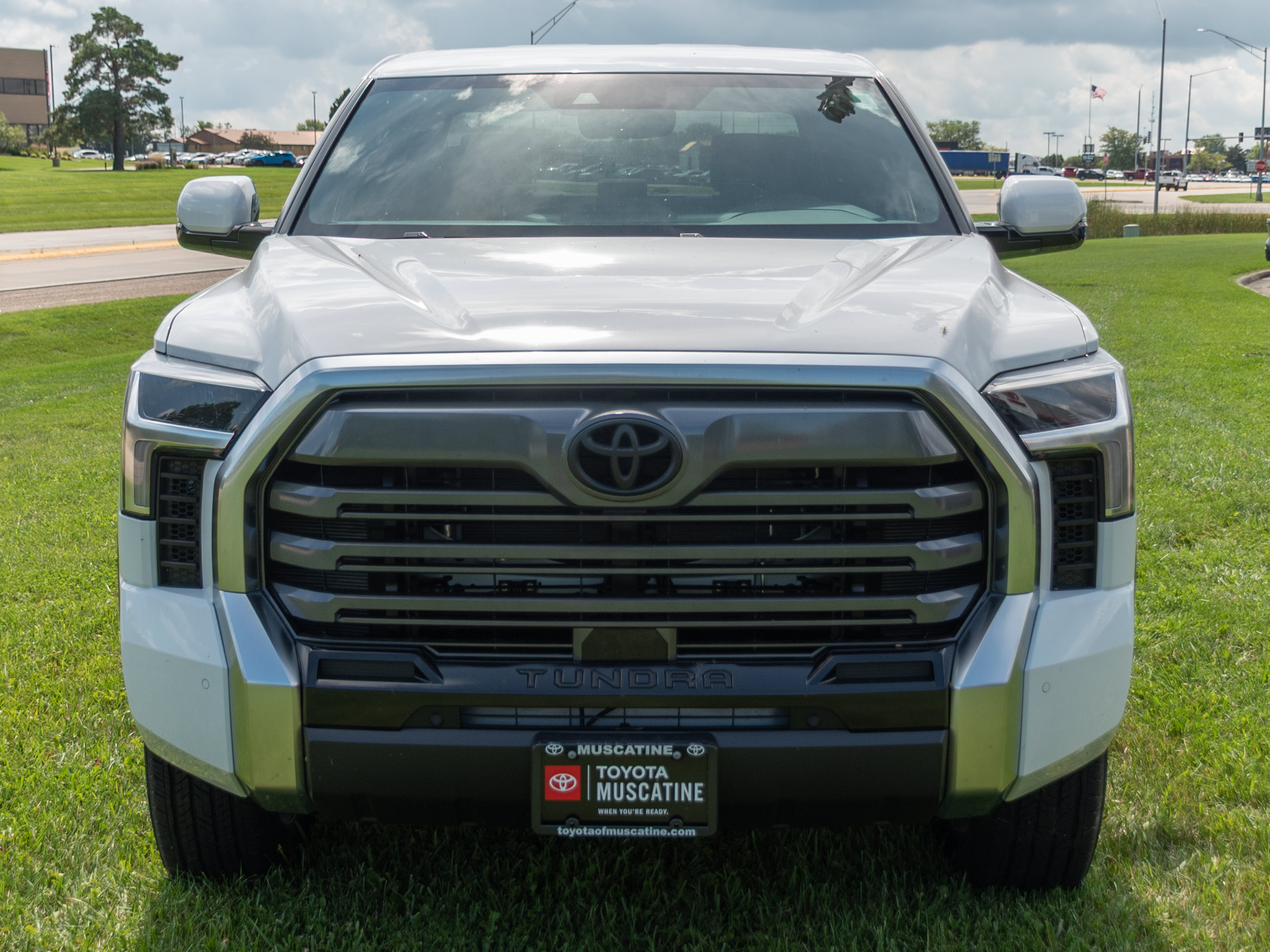 New 2026 Toyota Tundra Limited AWD/4WD image 4