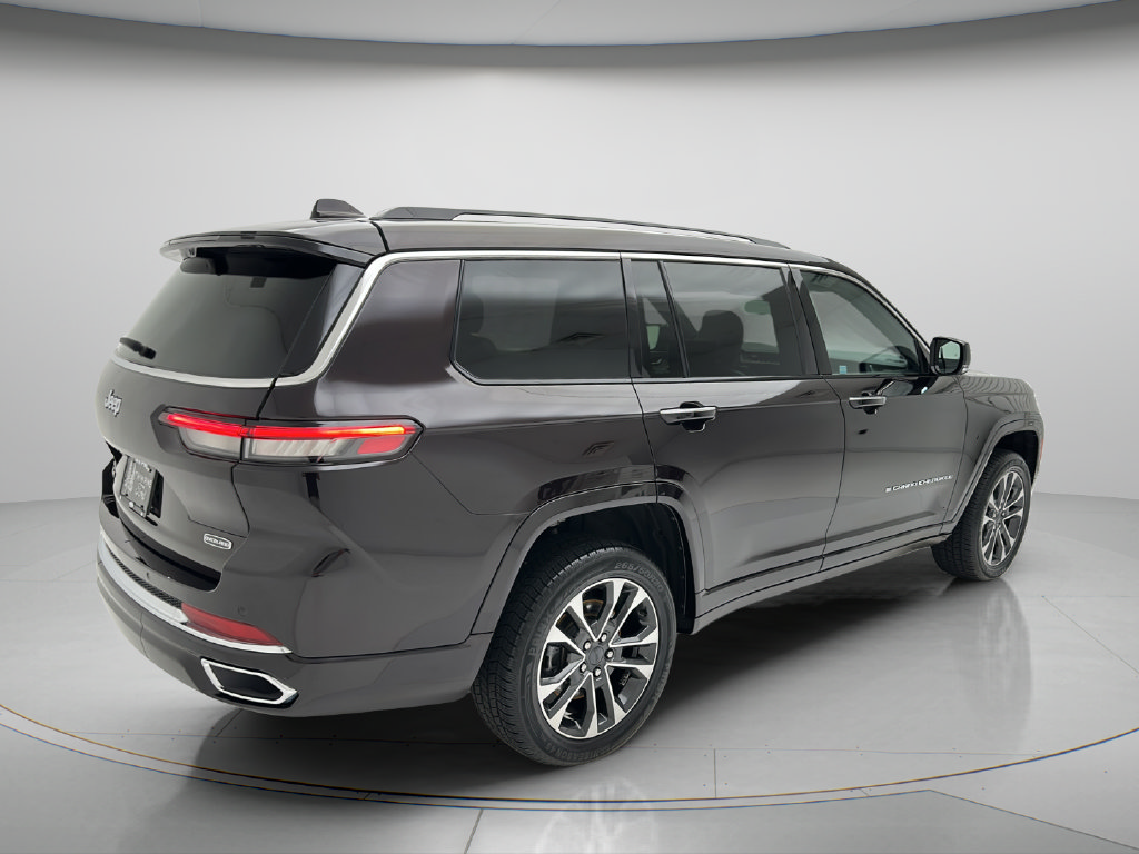 Used 2023 Jeep Grand Cherokee L Overland w/ Advanced Protech Group III AWD/4WD image 5