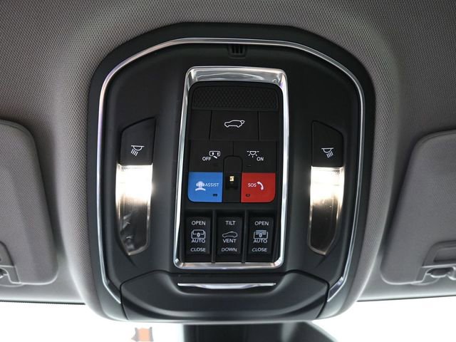 Used 2022 Jeep Grand Cherokee L Limited w/ Luxury Tech Group II image 37