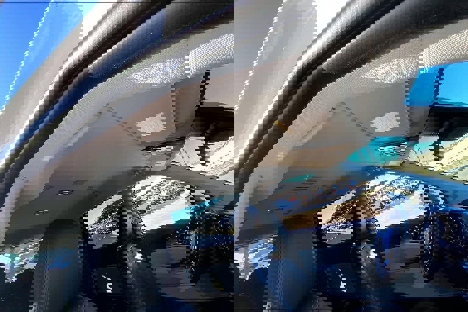 Used 2024 Kia Carnival LX image 12