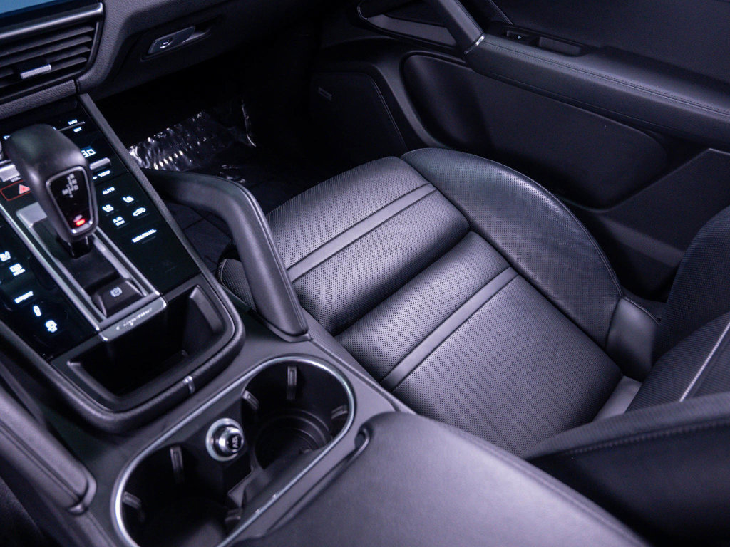 Used 2020 Porsche Cayenne S AWD/4WD image 28