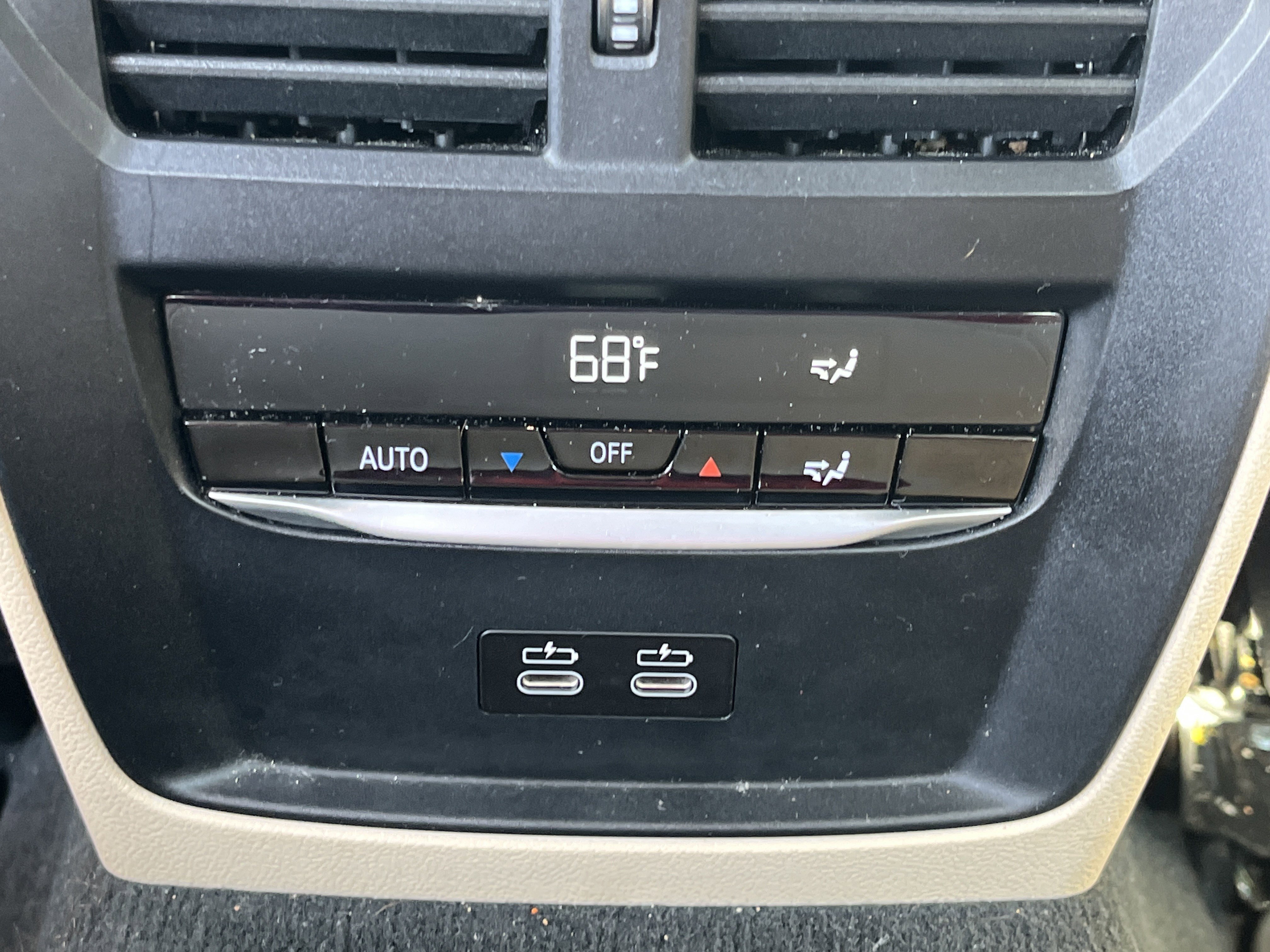 Used 2023 BMW 330i Sedan w/ Premium Package image 22