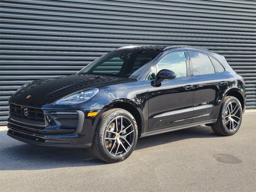 Certified 2025 Porsche Macan image 1