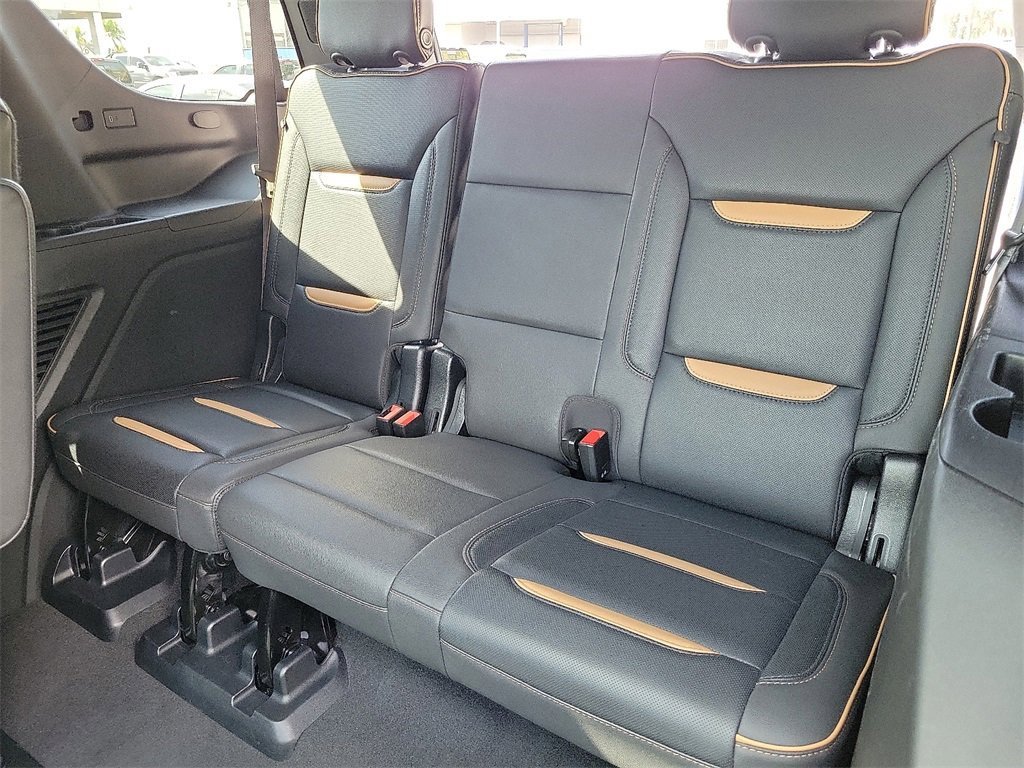 Used 2023 GMC Yukon AT4 image 23
