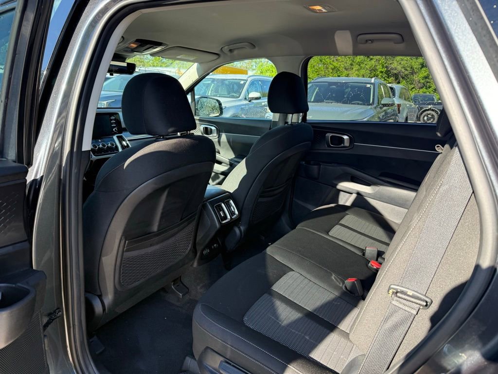 Certified 2023 Kia Sorento LX FWD image 10
