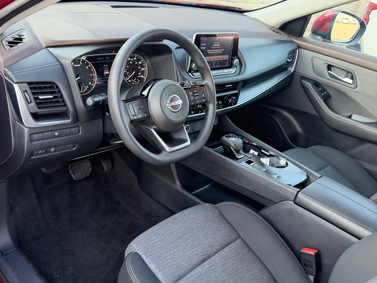 Certified 2023 Nissan Rogue SV FWD image 14