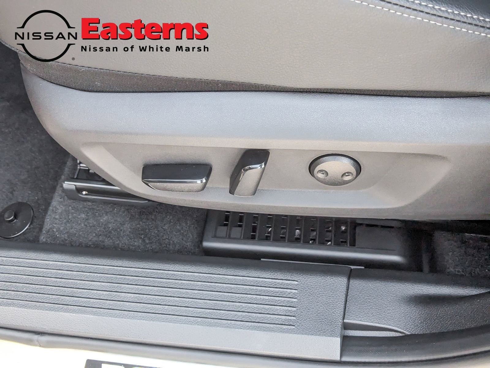 New 2025 Nissan Rogue SL w/ Tech Package image 22