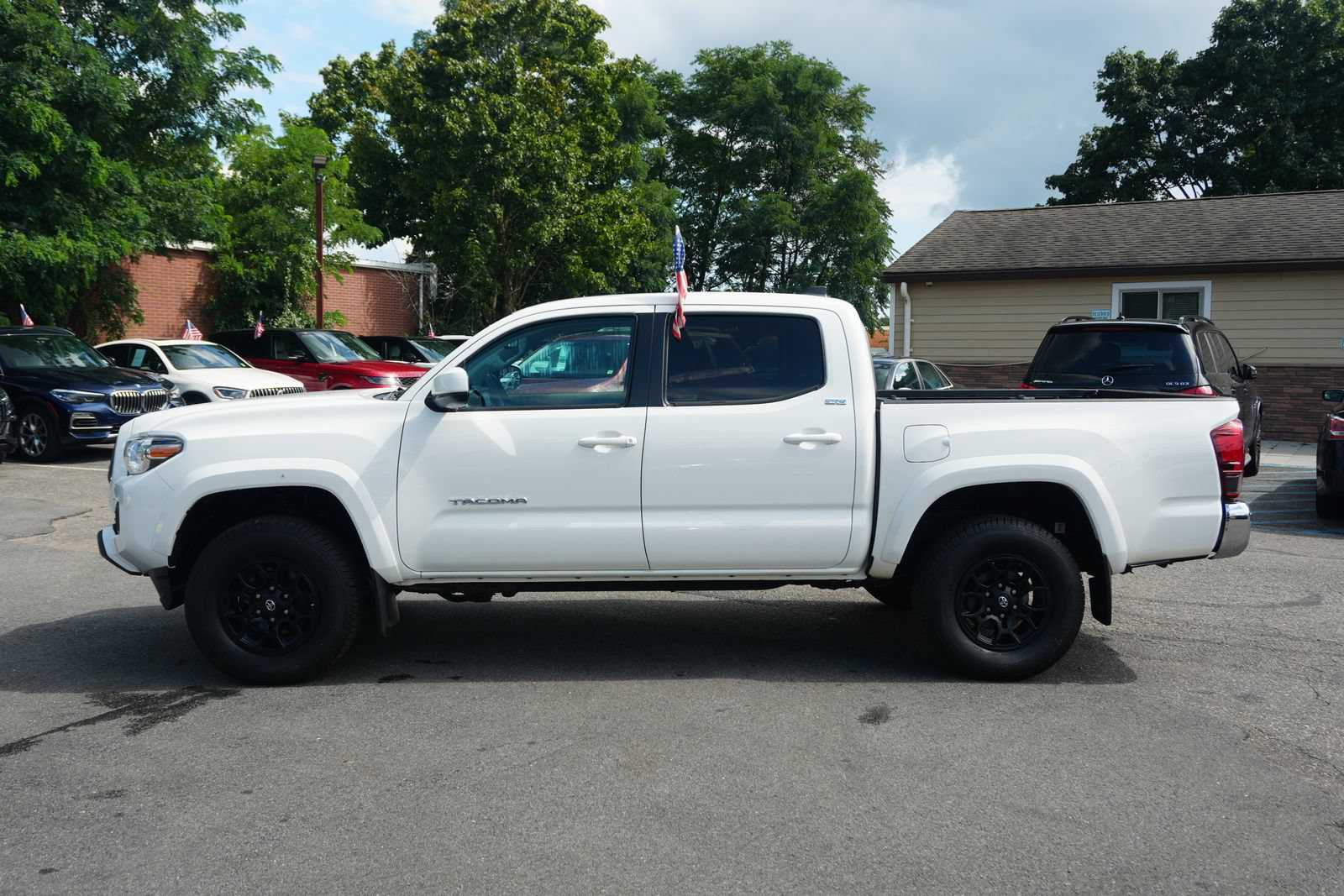 Used 2021 Toyota Tacoma SR5 AWD/4WD image 8