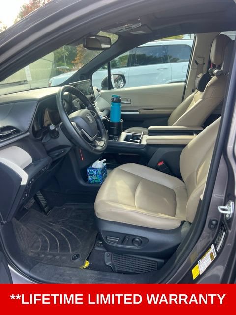 Used 2021 Toyota Sienna XLE w/ XLE Plus Package AWD/4WD image 3