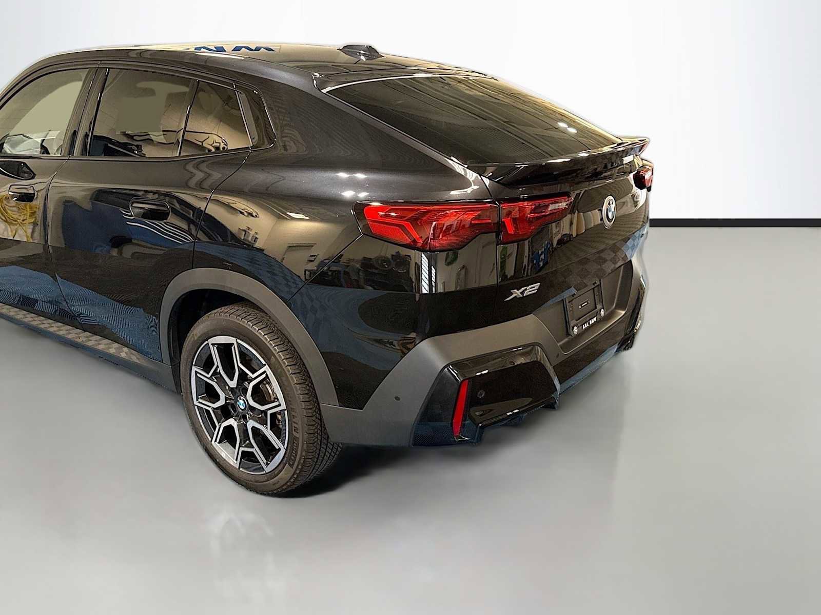 Certified 2025 BMW X2 xDrive28i AWD/4WD image 29