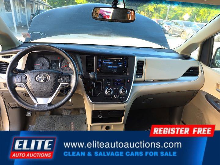 Used 2015 Toyota Sienna LE FWD image 18