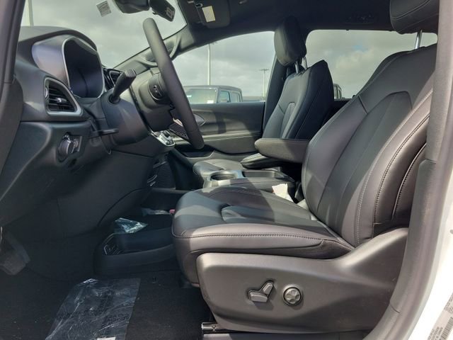 New 2026 Chrysler Voyager LX FWD image 12