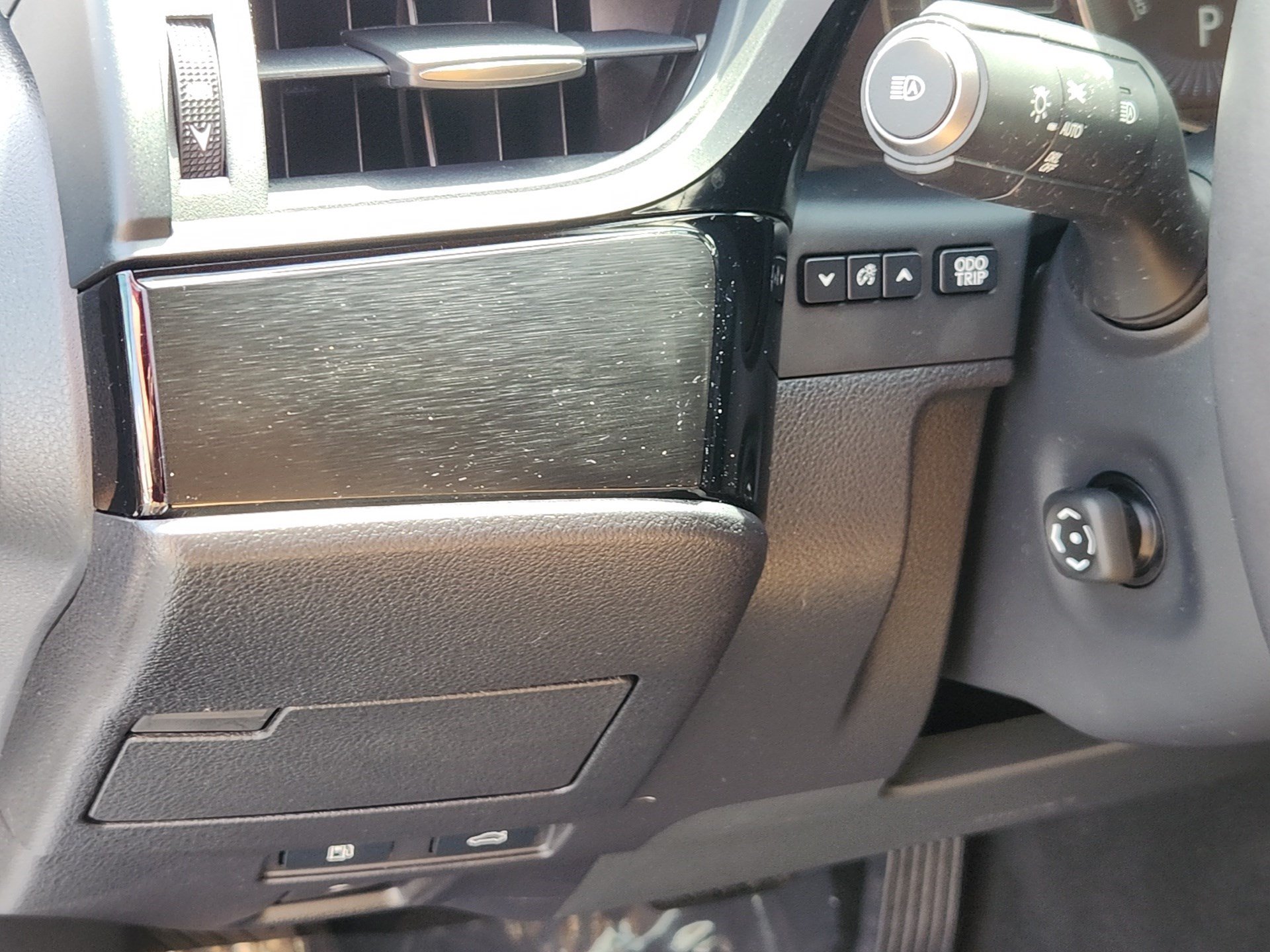 Used 2023 Lexus ES 300h w/ Premium Package FWD image 12