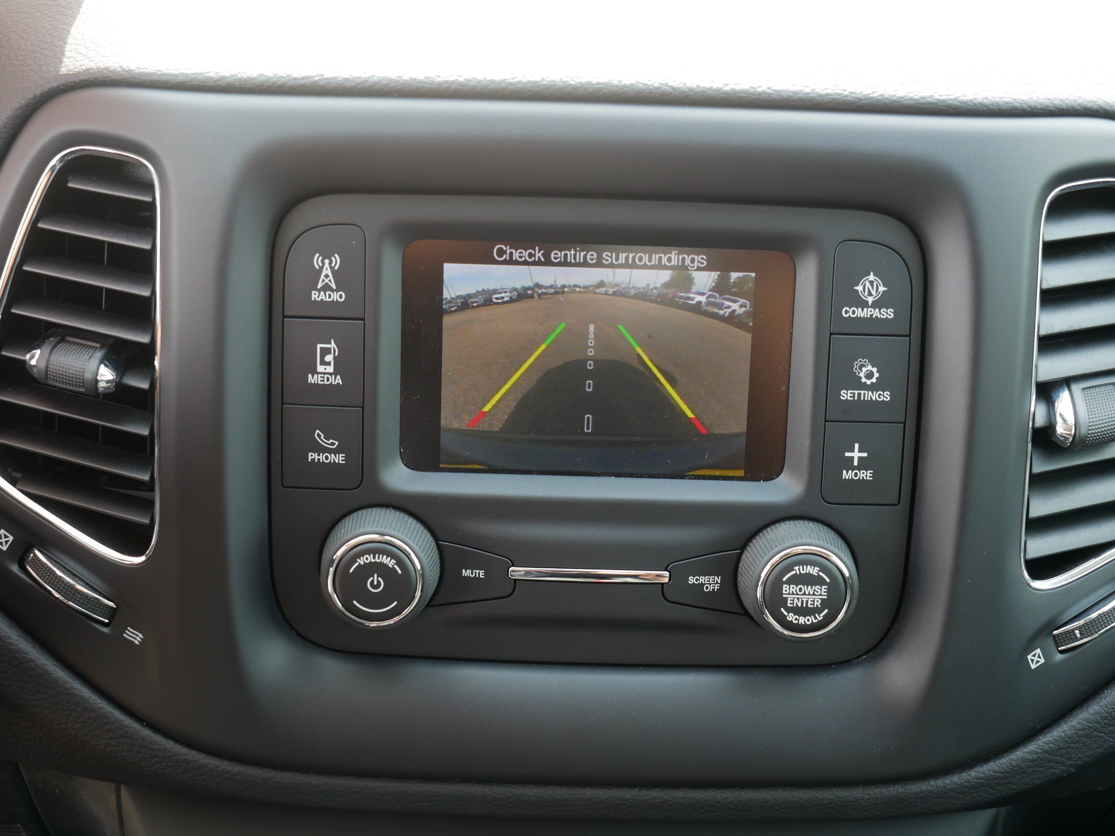 Used 2018 Jeep Compass Sport w/ Cold Weather Group AWD/4WD image 27