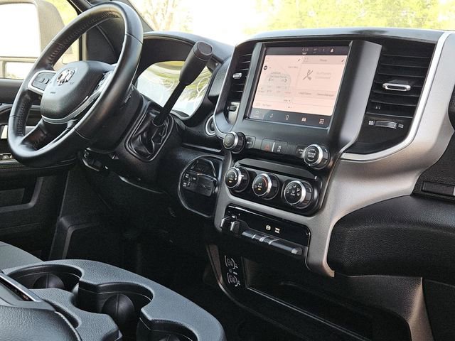 Used 2024 RAM 2500 Big Horn AWD/4WD image 33