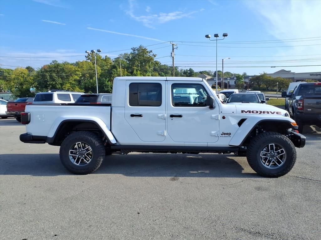 New 2025 Jeep Gladiator Mojave image 3
