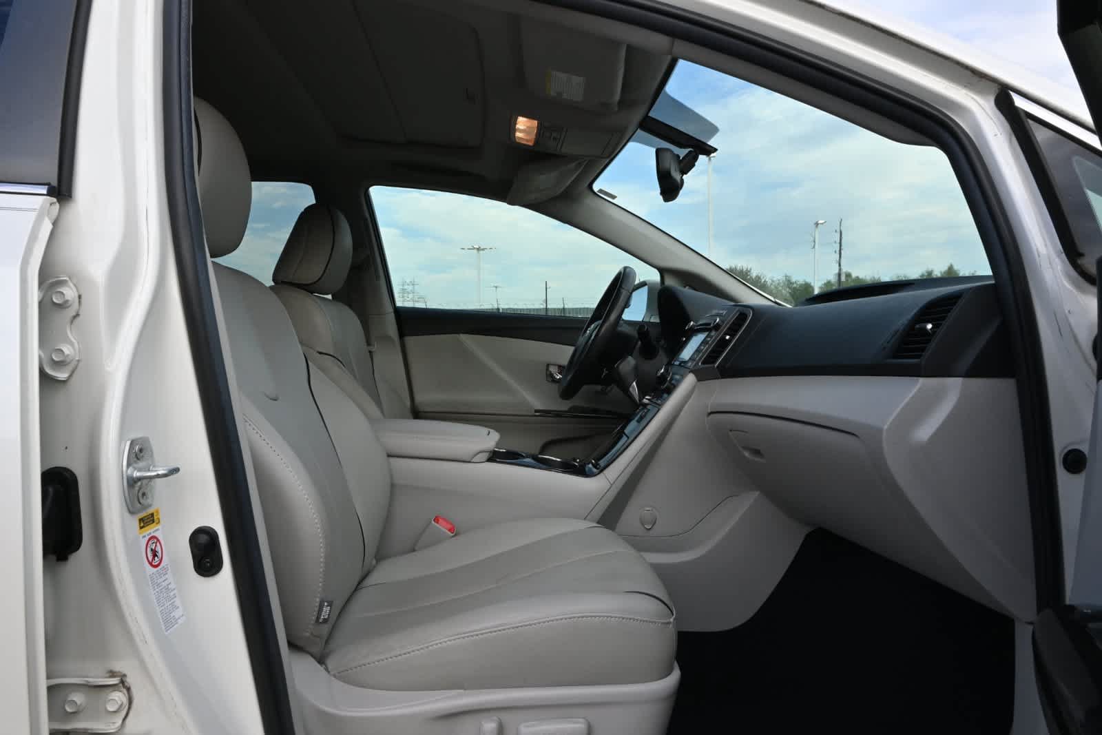 Used 2015 Toyota Venza XLE w/ XLE Premium Package FWD image 22