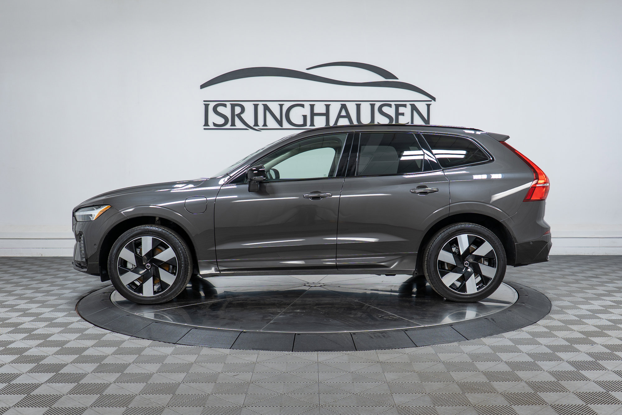 Used 2025 Volvo XC60 T8 Plus w/ Climate Package image 8