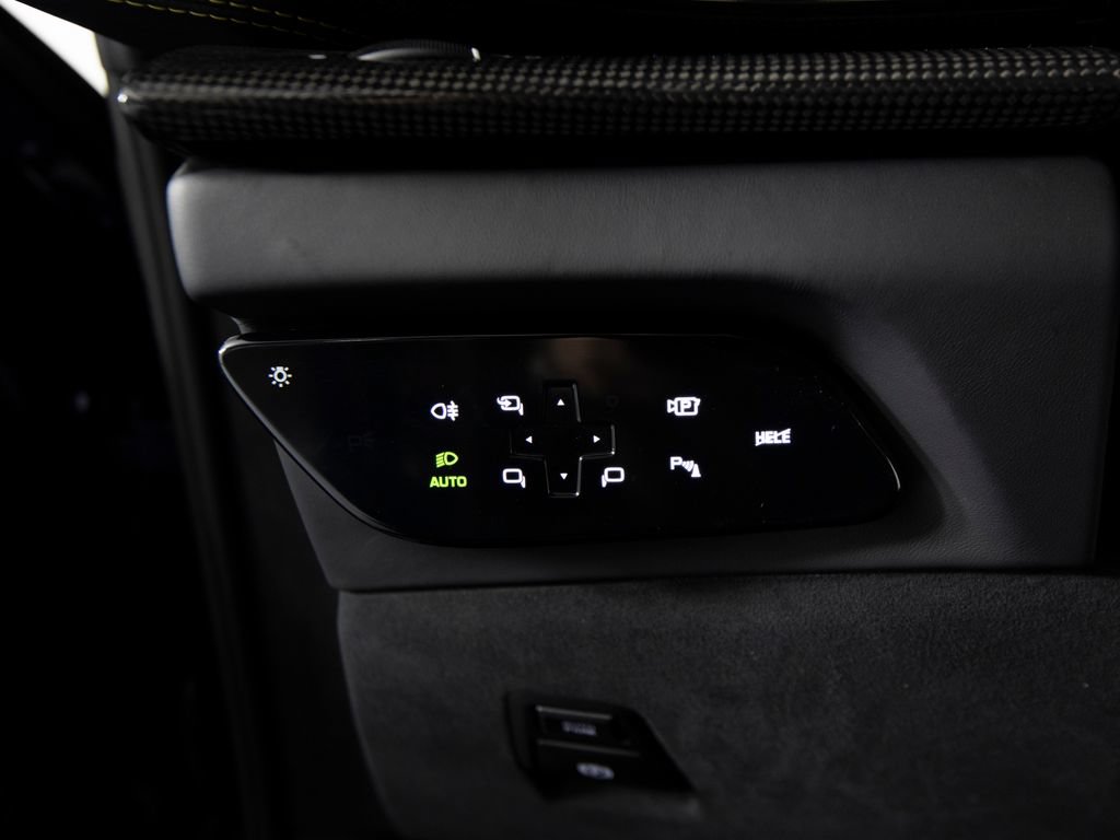 Used 2025 Ferrari Purosangue AWD/4WD image 17