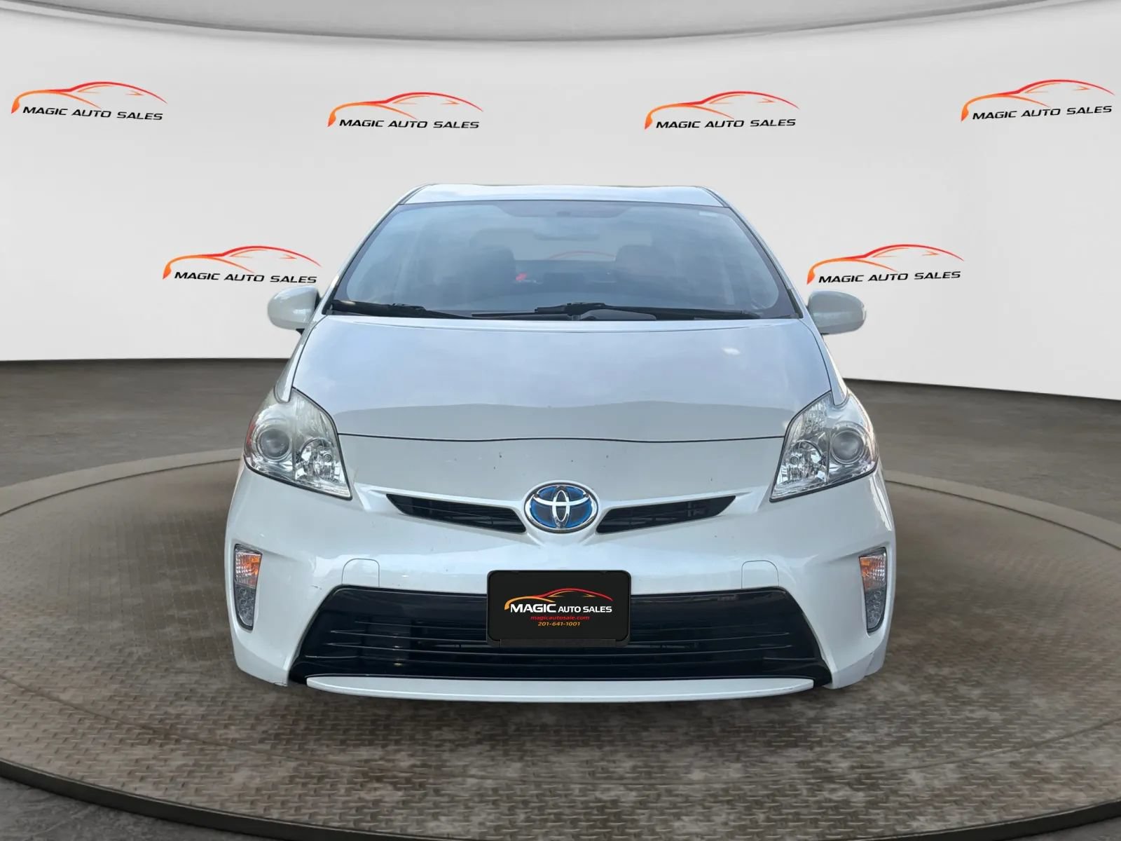 Used 2013 Toyota Prius Two FWD image 3