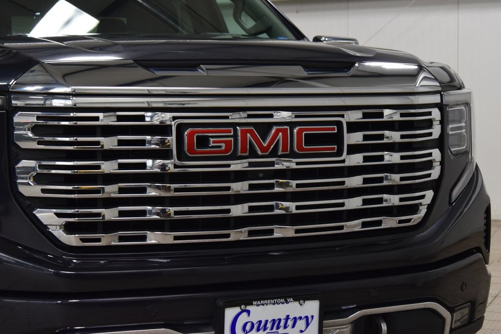 Used 2023 GMC Sierra 1500 Denali w/ Denali Reserve Package AWD/4WD image 11